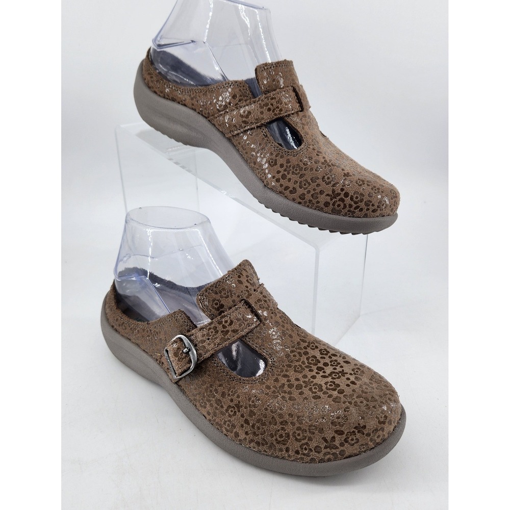 Skechers Relaxed Fit Mule Clogs Womens 6.5 Taupe Floral Leather T-Strap 48977